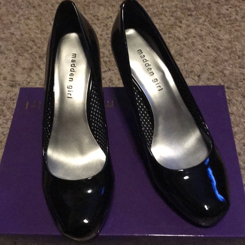 Patent leather Steve Madden heels